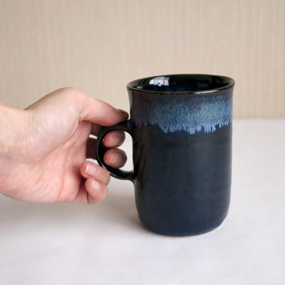 小石原燒 小石原燒 藍釉馬克杯 周山窯陶器 NHK Ippin shuzan-007 介紹 第9張的照片