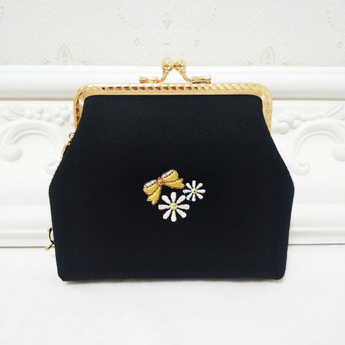 お纏めリクエスト＊刺繍のバッグ♡ケース♡チャームなど♡ 刺繍ハートサテントートバッグ（トートバッグ｜黒・サックス・ピンク