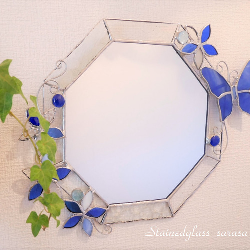 ✴︎:.。青い蝶とお花の壁掛け八角形の鏡 (25size) ステンド ✴︎:.。青い蝶とお花の壁掛け八角形の鏡 (25size) ステンド