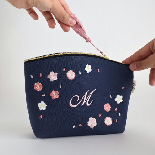 選べるイニシャル》桜の刺繍ポーチ マチあり コスメ 両面刺繍 敬老の日