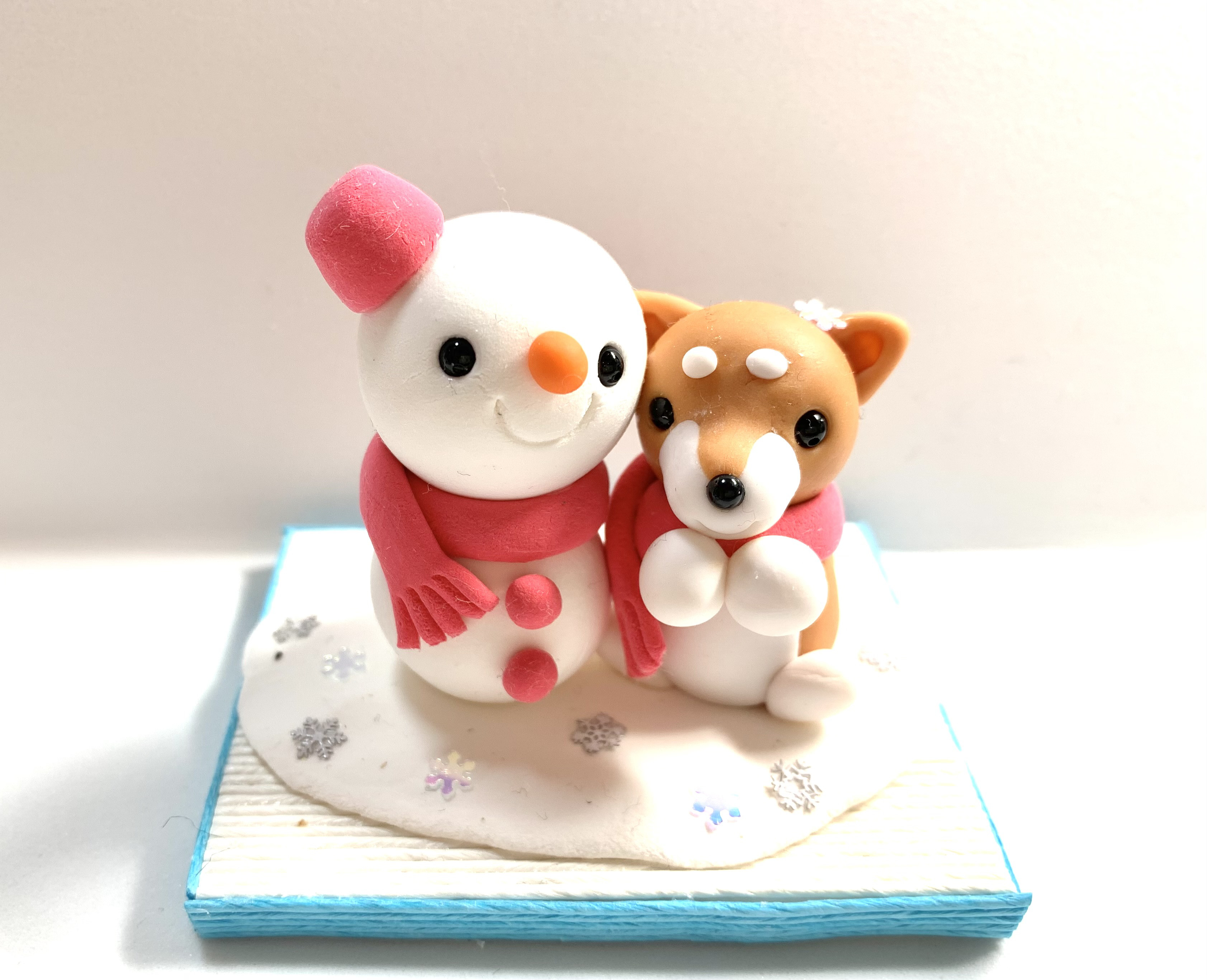 『靴の中になんか入った気がするサンタ犬と、ネズミ』ハンドメイド作品 軽量粘土