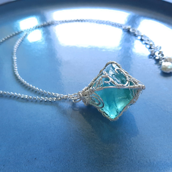 Archangel Series_Joules_Fluorite Sterling Silver Necklace_Pendul 2枚目の画像