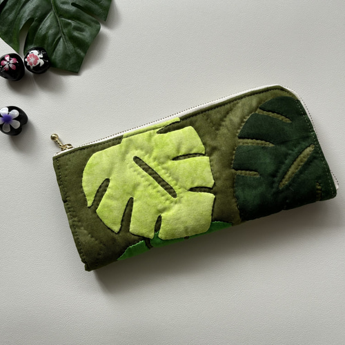 L字ファスナー長財布 4枚のモンステラ【マチ付きです♪】ハワイアン