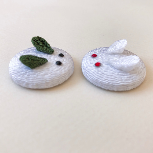 うさぎの髪飾り○ちりめん細工 つまみ細工○ ヘアクリップ くるみ 