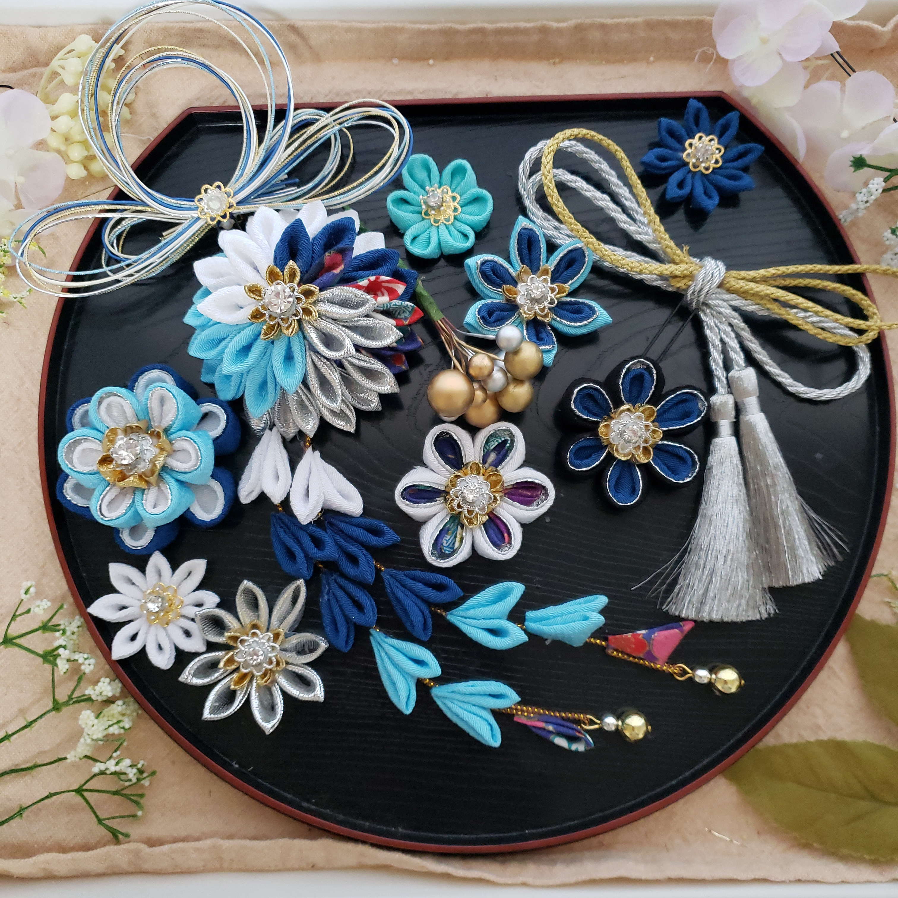 つまみ細工髪七五三　成人式　花魁　卒業式　結婚式　青　白　金　銀