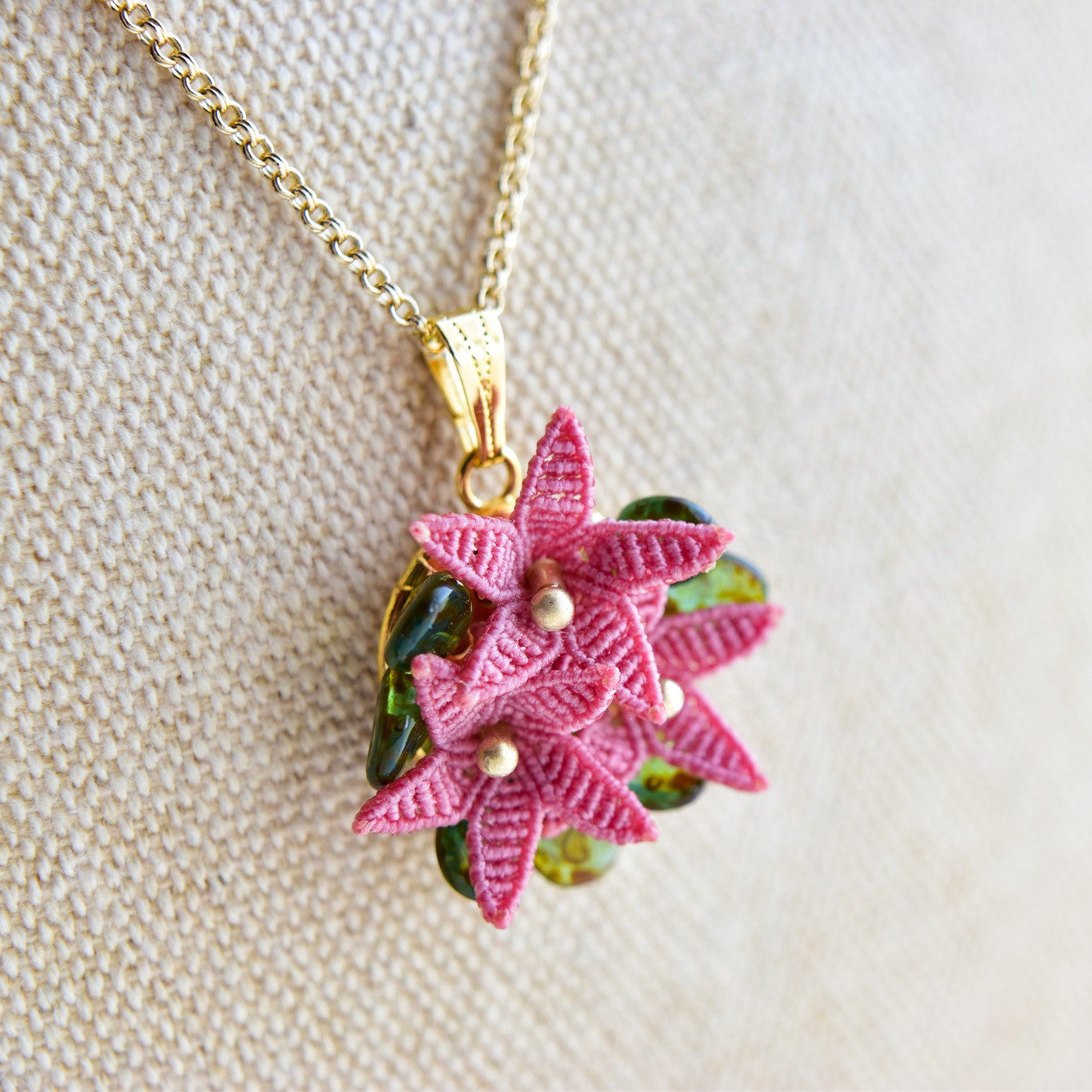 願い星の花"ペンタス"のネックレス ピンク