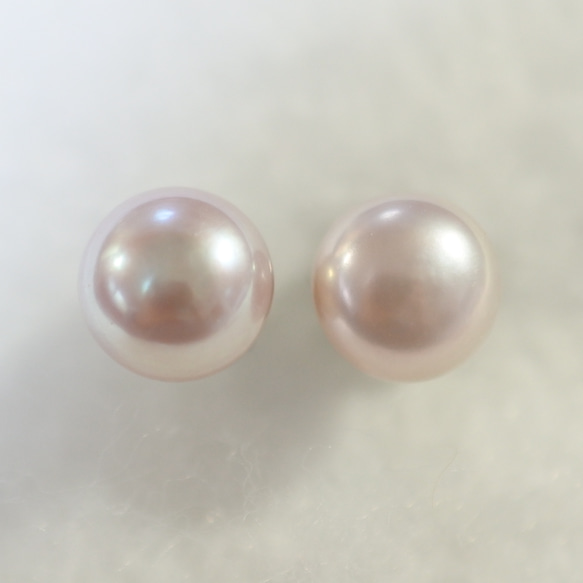 ピンク淡水パールの一粒ピアス（大・7.5～8mm・チタンポスト） 2枚目の画像