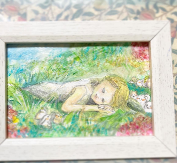 草原に寝転がる女の子　動物たち　白　りす　原画　ハンドメイド　ナチュラル　 2枚目の画像