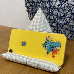 ピラミッド型のスマホクッション♪ 1枚目の画像