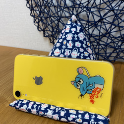 リバティ柄のピラミッド型スマホクッション♪ 3枚目の画像