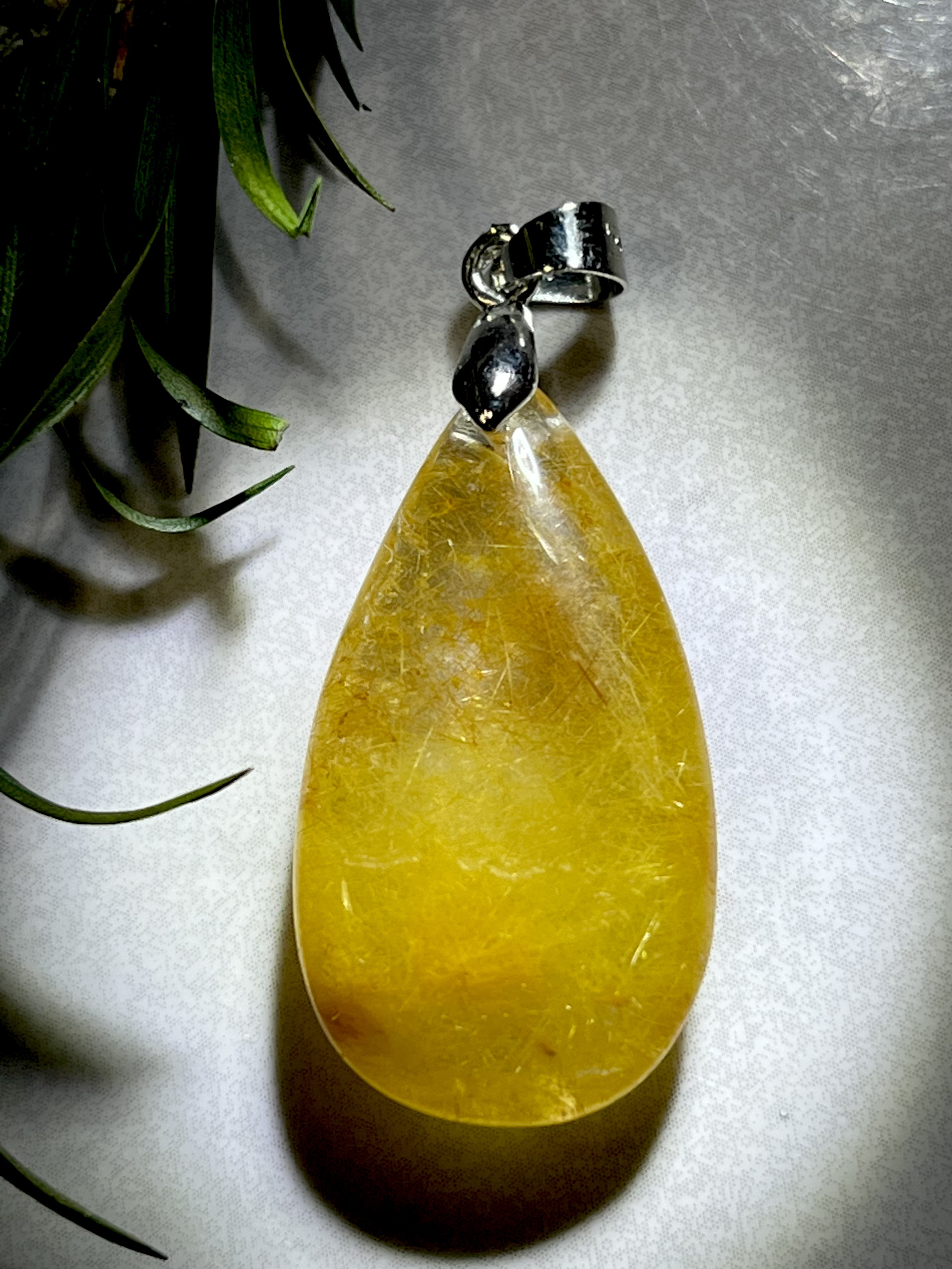 ラビットヘアー✨アンフィボール　ルチル　ペンダントトップ