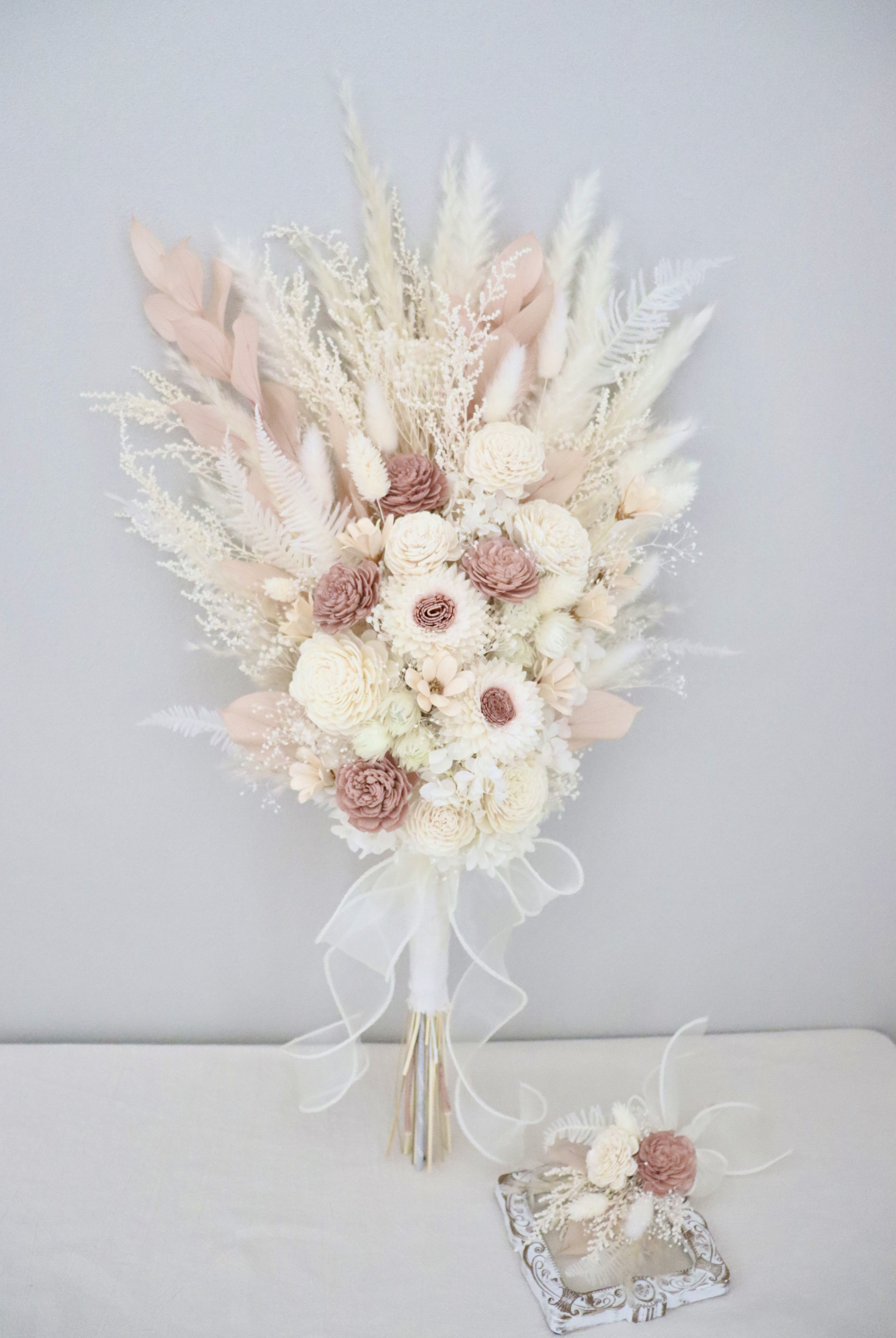 ドライフラワースワッグ　大きめ　ウエディングブーケ　前撮り　グレビレア　壁掛け ドライフラワースワッグ大きめウエディングブーケ前撮り