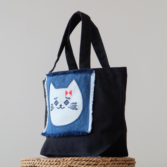 こぎん刺し猫さんトートバッグ☺︎黒【ランチバック☺︎刺繍】猫の日2024 2枚目の画像