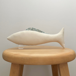 洗えるけりぐるみ(サックスブルーアラベスク柄)  猫のおもちゃ　魚型キッカー　けりけり　丈夫な帆布製　CA33 1枚目の画像