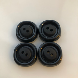 アンティーク ボタン 4個　ビンテージ 昭和 レトロ 個性的 ハンドメイド素材 日本製 ポップ アクセ ブラック 1枚目の画像