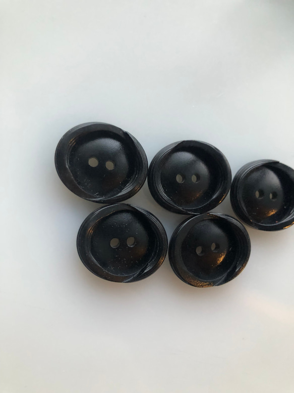 アンティーク ボタン 5個　ビンテージ 昭和 レトロ 個性的 ハンドメイド素材 日本製 ポップ アクセ ブラック 4枚目の画像