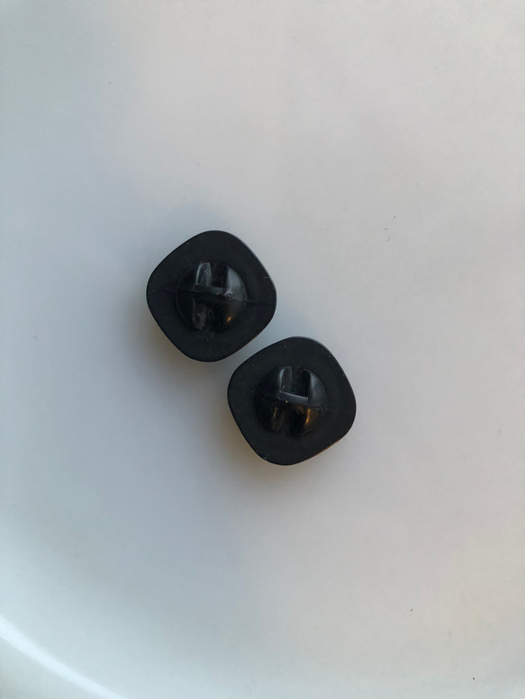 アンティーク ボタン 2個　ビンテージ 昭和 レトロ 個性的 ハンドメイド素材 日本製 ポップ アクセ ブラック 5枚目の画像