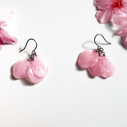 本物の桜 桜の花びら耳飾り(ピアスorイヤリング)♢Sakura pink