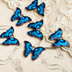 エナメル蝶チャーム（リアルプリント）６個ブルー 3枚目の画像