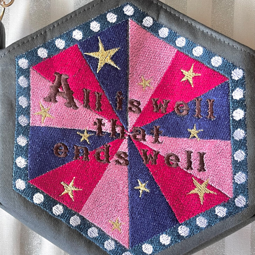 六角形の刺繍ショルダーバッグ ショルダーバッグ Power of Words