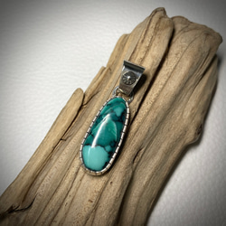 トルコ石付きシルバー925 ペンダント　インディアンジュエリー トルコ石付きシルバー925 ペンダント インディアンジュエリー