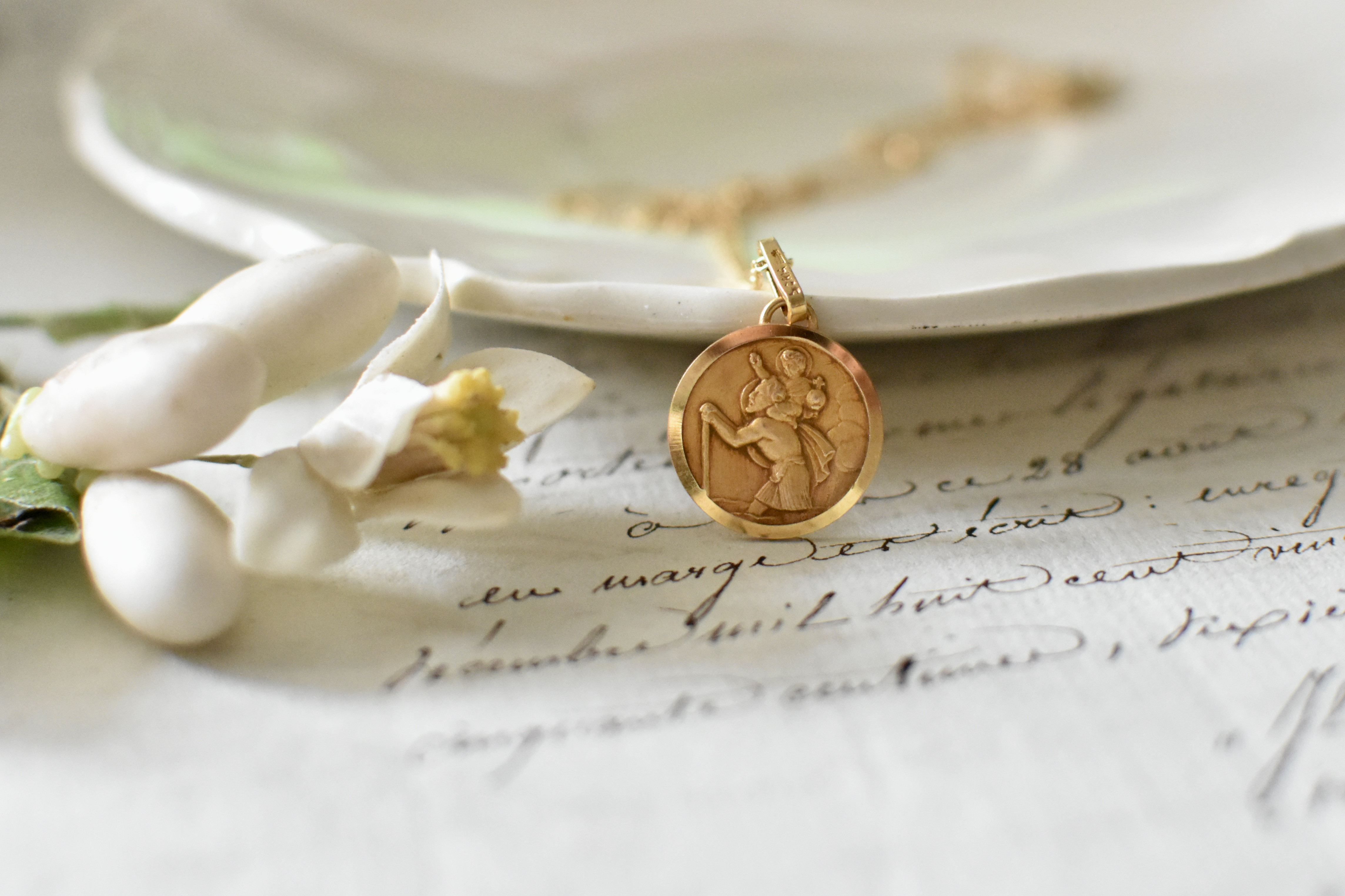 【フランス　アンティーク】天使　イエス　　メダイ　　ネックレス