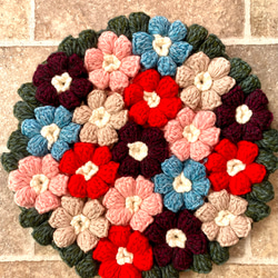 毛糸の円座ざぶとん◇ふんわり座布団お花モチーフ、紫色ミックス