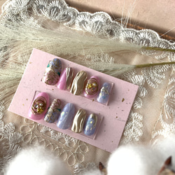 古典牡丹桜菊ネイルチップ(青みピンク×青×ゴールド×白×ホロ×パール 4枚目の画像