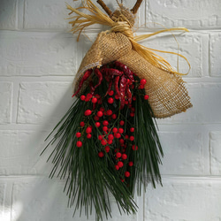 寿松と南天と赤唐辛子』ミニスワッグ 正月飾り 天然素材 ドライ