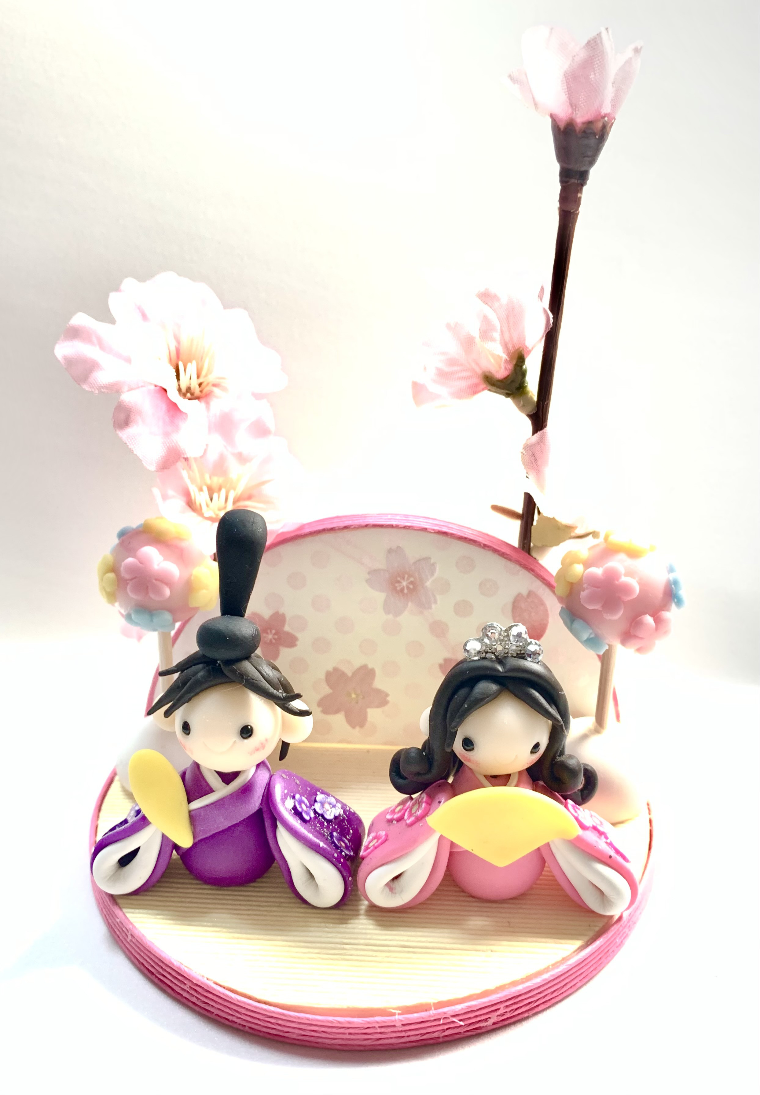 粘土の雛人形　ピンクの春色ひな祭り　樹脂粘土のハンドメイドお雛様　親王飾り 粘土の雛人形 ピンクの春色ひな祭り 樹脂粘土のお雛様 送料無料