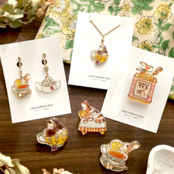 Rabbit&Tea caddy brooch｜うさぎ＆紅茶缶ブローチ〔2023年干支〕 6枚目の画像