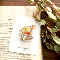 Rabbit & Lemonteacup brooch｜うさぎ＆レモンティーカップブローチ〔2023年干支〕 2枚目の画像