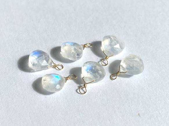 【天然石チャーム】宝石質レインボームーンストーン　14kgf　１個　ハンドメイド素材 1枚目の画像