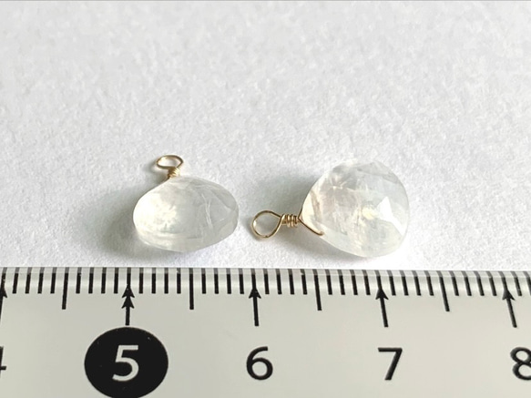 【天然石チャーム】宝石質レインボームーンストーン　14kgf　１個　ハンドメイド素材 5枚目の画像