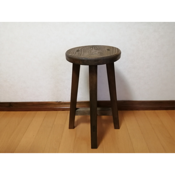 木製スツール　高さ40cm　丸椅子　stool 　猫犬 2枚目の画像