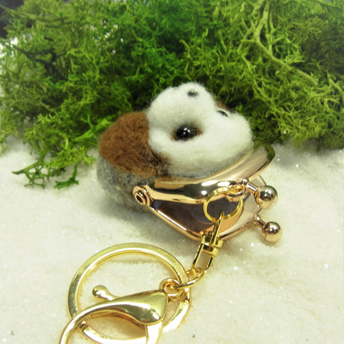 キーホルダー バックチャーム ミニ がま口 羊毛フェルト ビーグル犬 