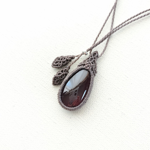 ロードライトガーネット・マクラメペンダントdrjan ネックレス
