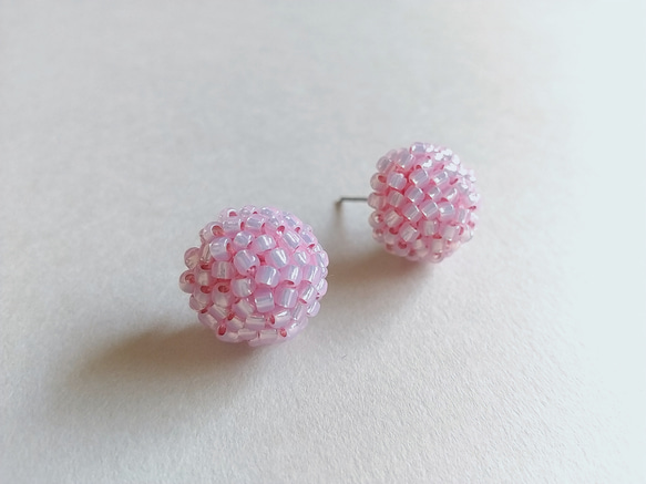 12 ミニ ピアス/イヤリング 【桃色/パステルライトピンク】 ピアス 
