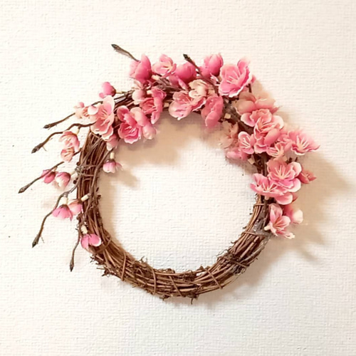 ピンクの梅の花リース 直径18cmのリース土台使用 リース yuno2020 通販