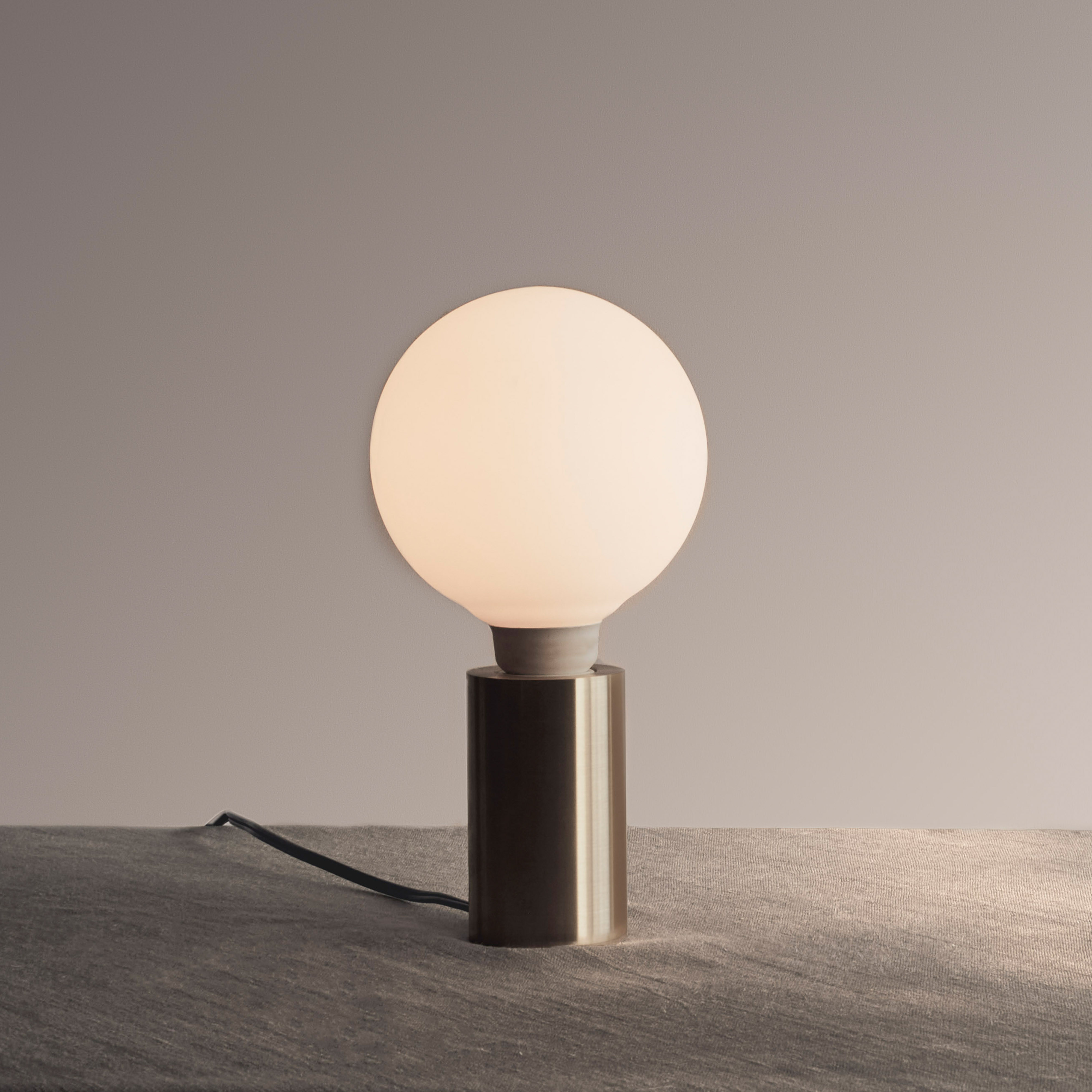 真鍮のテーブルライトスタンド 02