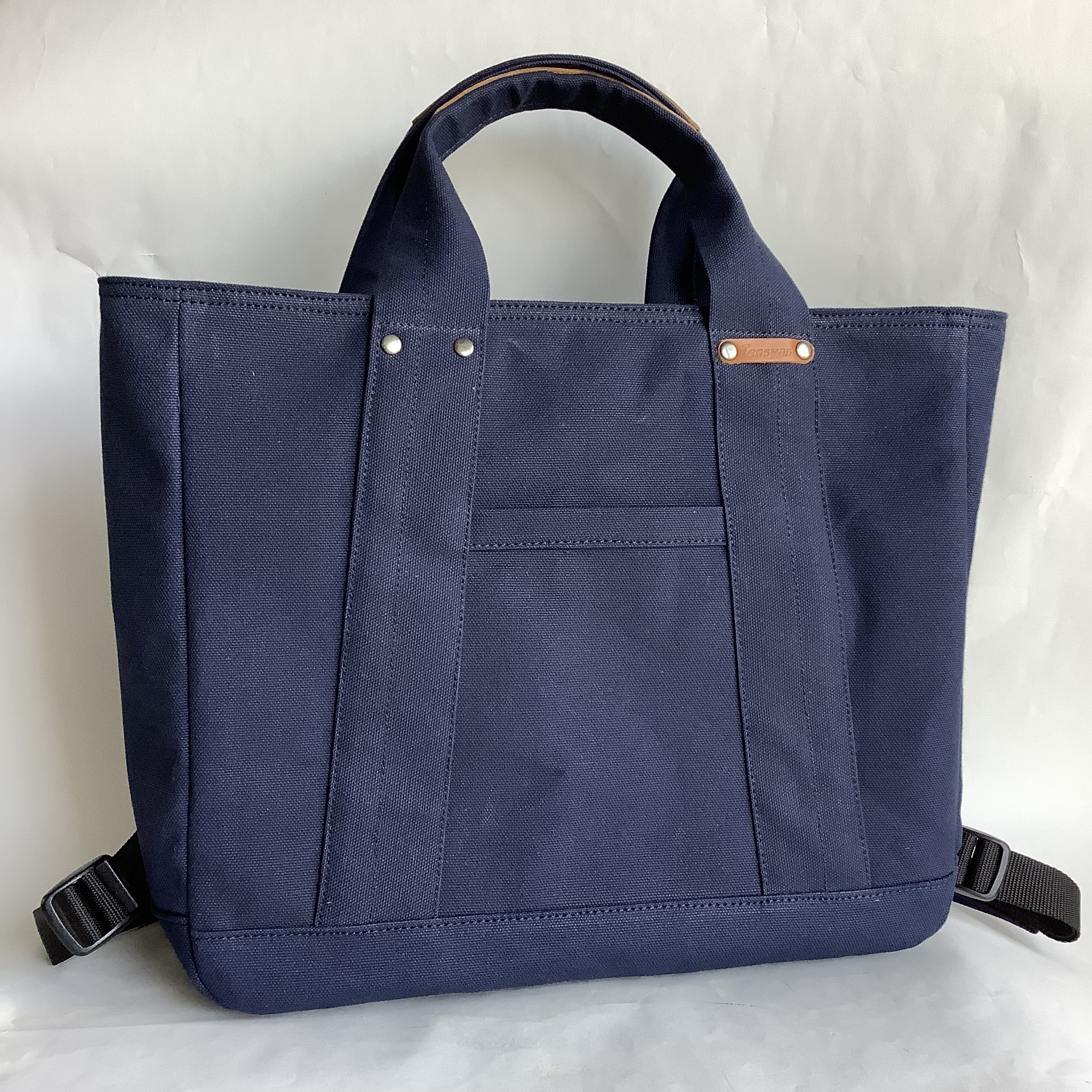 サイズup◇2WAY◇コロンと丸い帆布のショルダーリュック・ダークネイビー・マチ12 10,318円