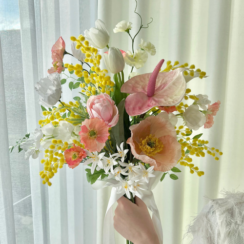 春ブーケ ミモザ&ポピー&アンスリュームのウェディングブーケ