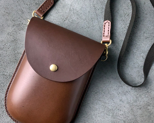 本革)ぷっくりフォルムのショルダーバッグ/ブラウン/レザーバッグ/茶