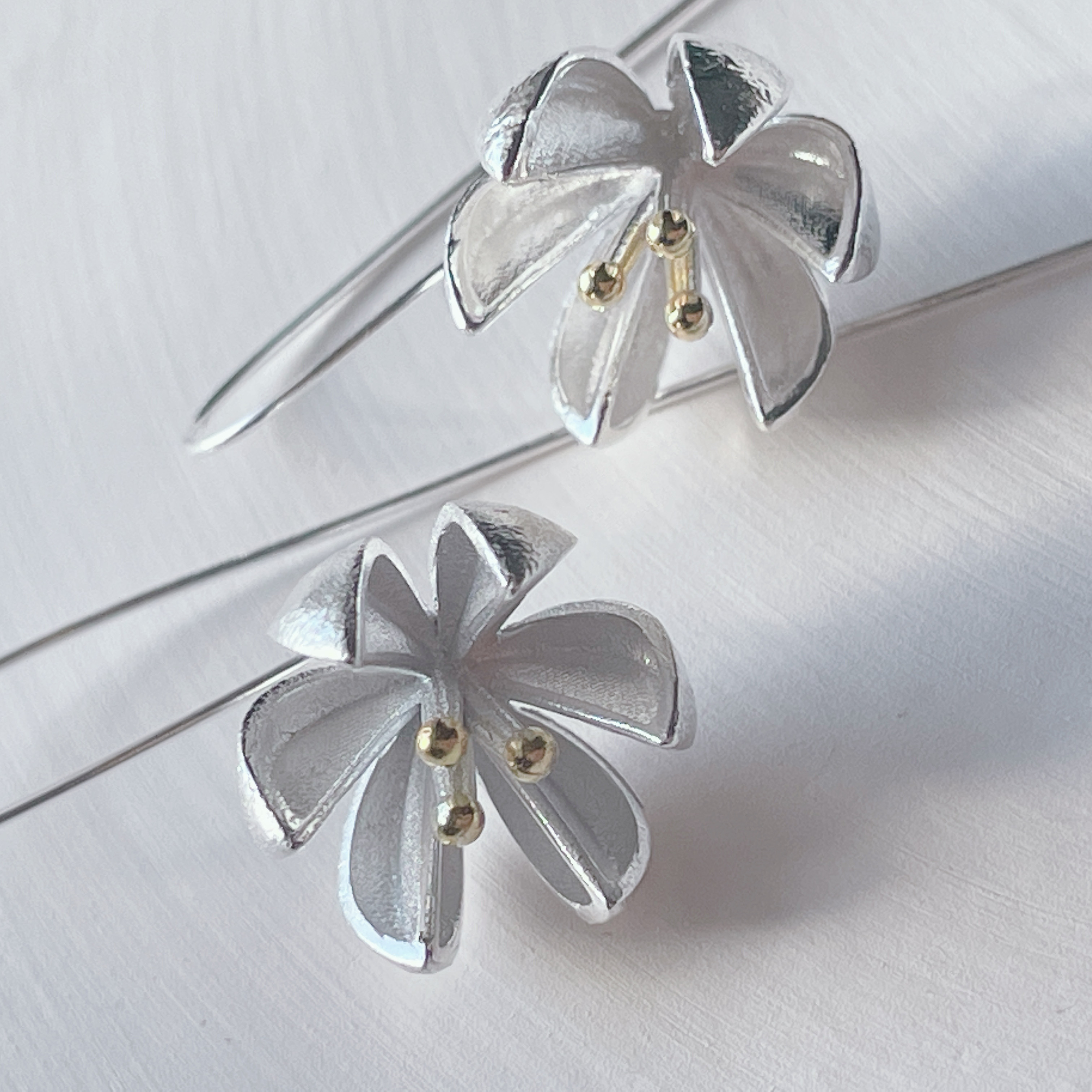 パープル系　おおぶり　フラワー　ピアス　ハンドメイド 229f81d36d36ca1412ddb256abbdac