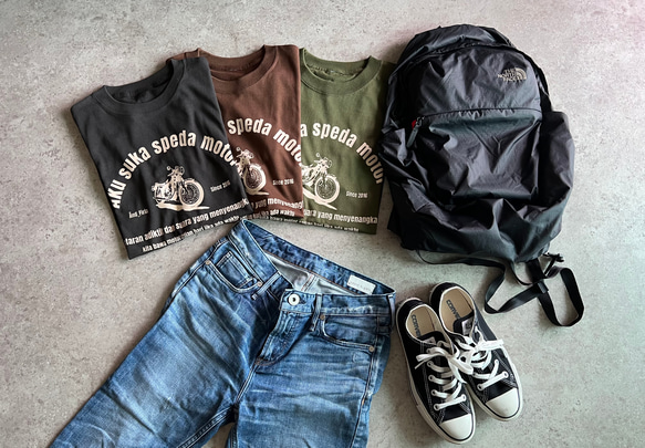 Cafe Style 是一款受歡迎的原創自行車 T 卹，採用成熟的配色方案。 第9張的照片