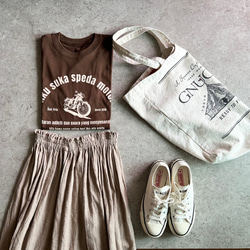 Cafe Style 是一款受歡迎的原創自行車 T 卹，採用成熟的配色方案。 第6張的照片