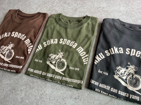 Cafe Style 是一款受歡迎的原創自行車 T 卹，採用成熟的配色方案。 第5張的照片