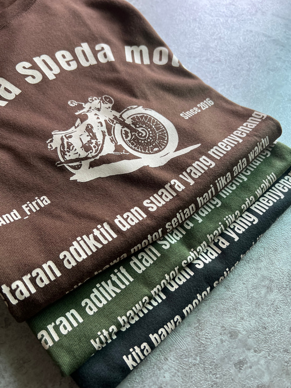 Cafe Style 是一款受歡迎的原創自行車 T 卹，採用成熟的配色方案。 第11張的照片