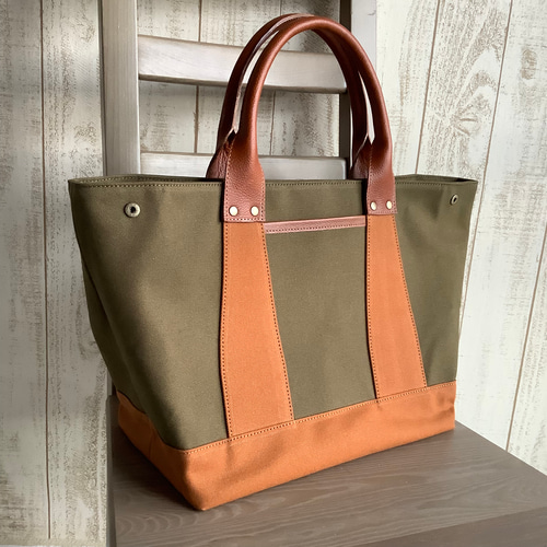 A4◇本革ハンドルの帆布トート◇太いマチで大容量◇カーキグリーンと