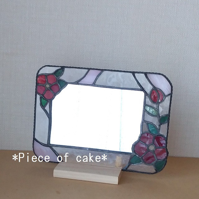 かわいい花柄の鏡です